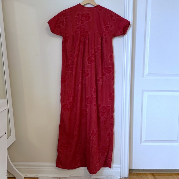 Red cotton muumuu maxi dress - Picture 3 of 7